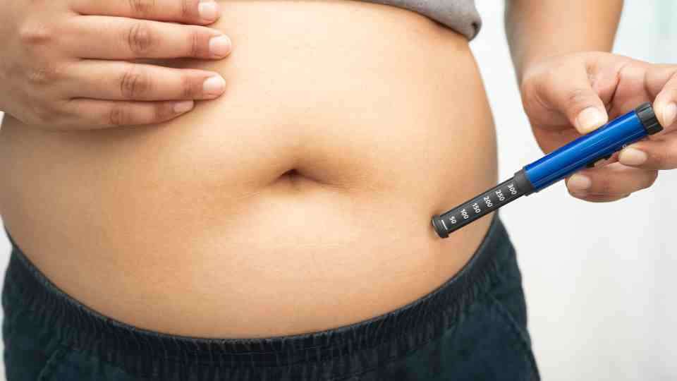 Safely injecting a weight loss medication